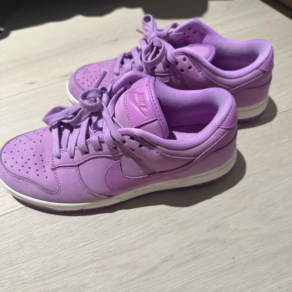 Nike Women's Lavender Sneakers
